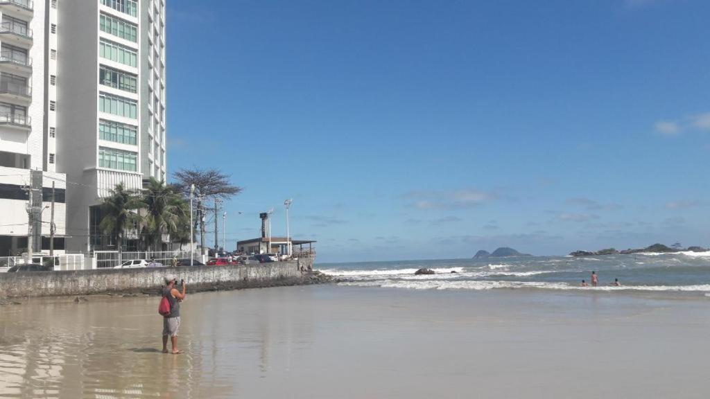 Pe Na Areia - Com Servico De Praia Guarujá Dış mekan fotoğraf